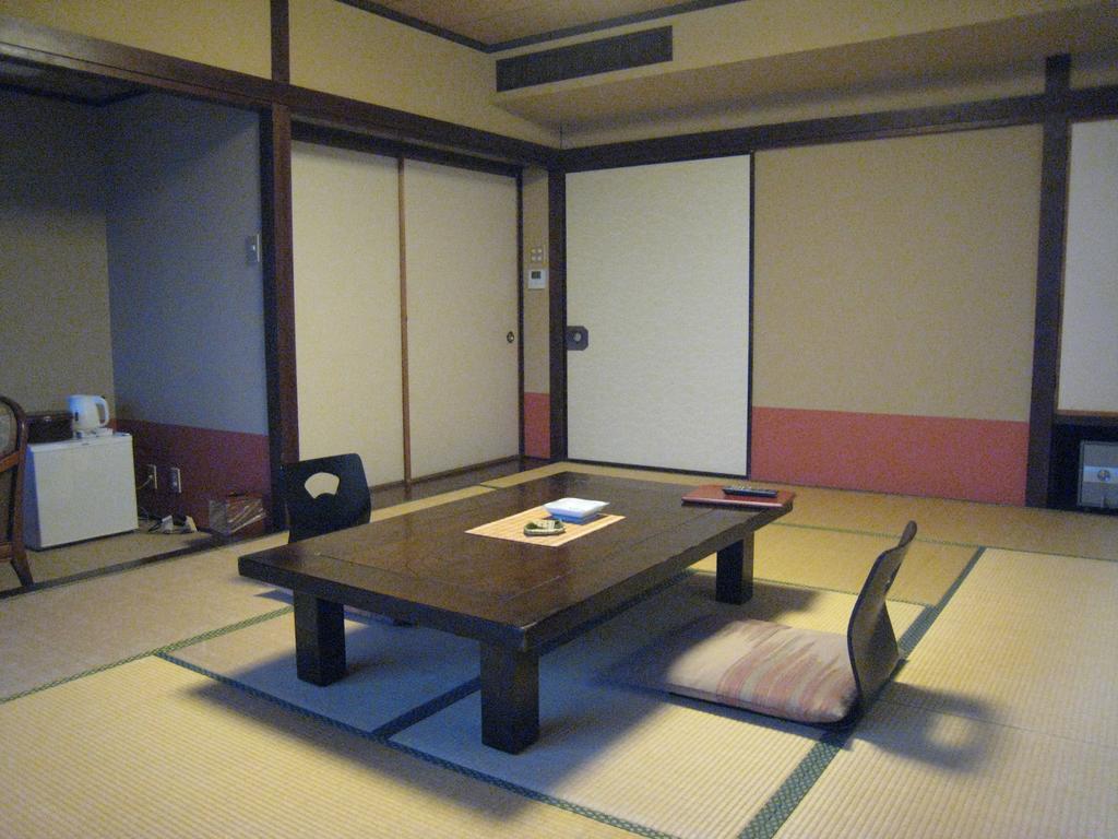 Utsumionsen Ichizu Hotel Aichi Exterior foto