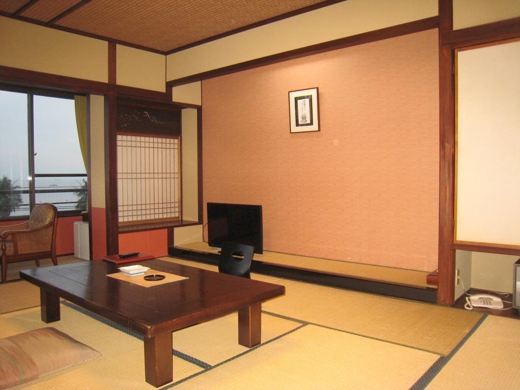 Utsumionsen Ichizu Hotel Aichi Exterior foto